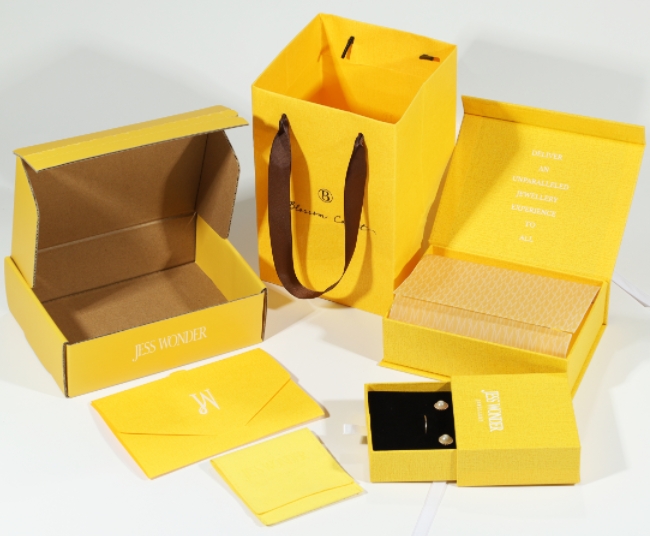 Emballage personnalisé de boîte de papier de bijoux de qualité