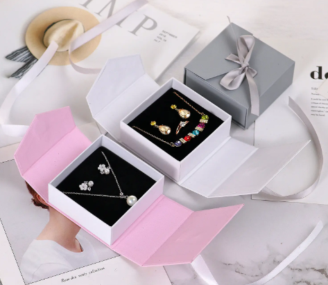 bo&icirc;te de collier personnalis&eacute;e en gros