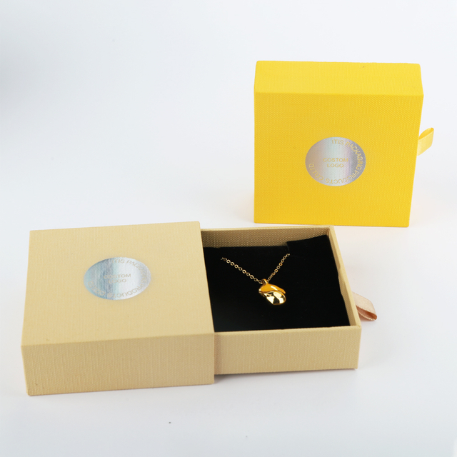 Usine personnalisée adaptée aux besoins du client de paquet de boîte à bijoux de carton